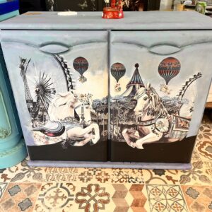 Schrank "Merry go round"